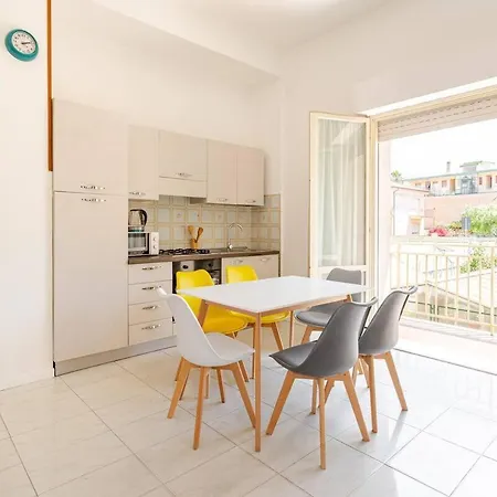 Thekeystudio, Colori Del Mare With Private Parking In 2 Mins From The Apartment