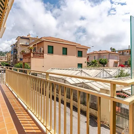 Thekeystudio, Colori Del Mare With Private Parking In 2 Mins From The * Bordighera