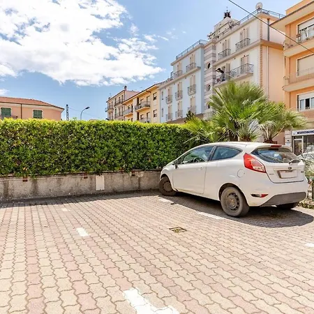 Thekeystudio, Colori Del Mare With Private Parking In 2 Mins From The * Bordighera