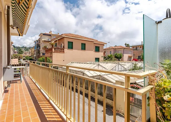 Thekeystudio, Colori Del Mare With Private Parking In 2 Mins From The * Bordighera