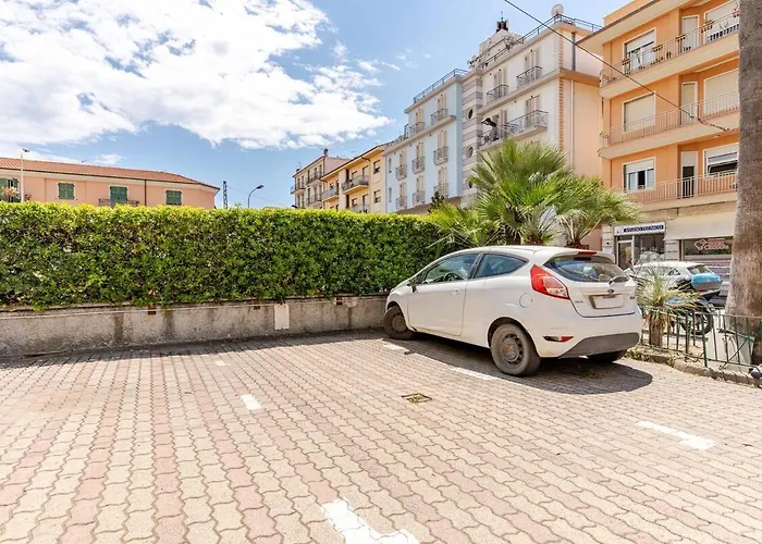 Thekeystudio, Colori Del Mare With Private Parking In 2 Mins From The * Bordighera